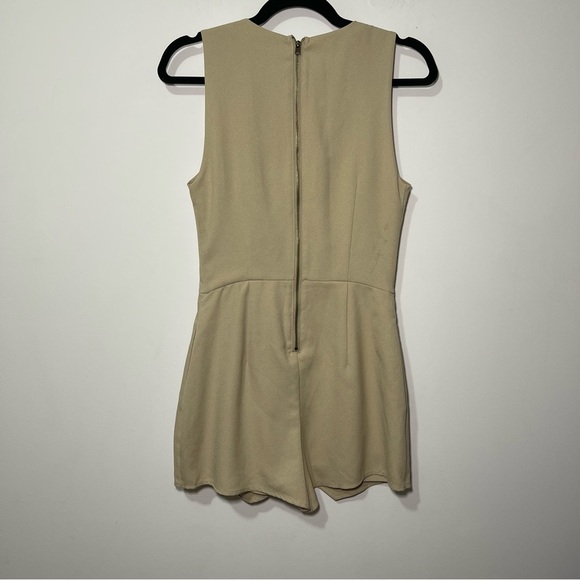 Abercombie & Fitch Women's Tan neutral V neck Sleeveless romper skort in size XS - Picture 6 of 7